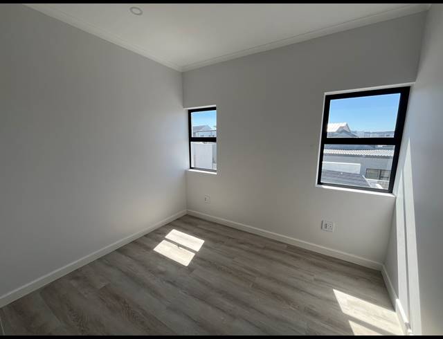 4 BEDROOM HOUSE FOR SALE IN SANDOWN